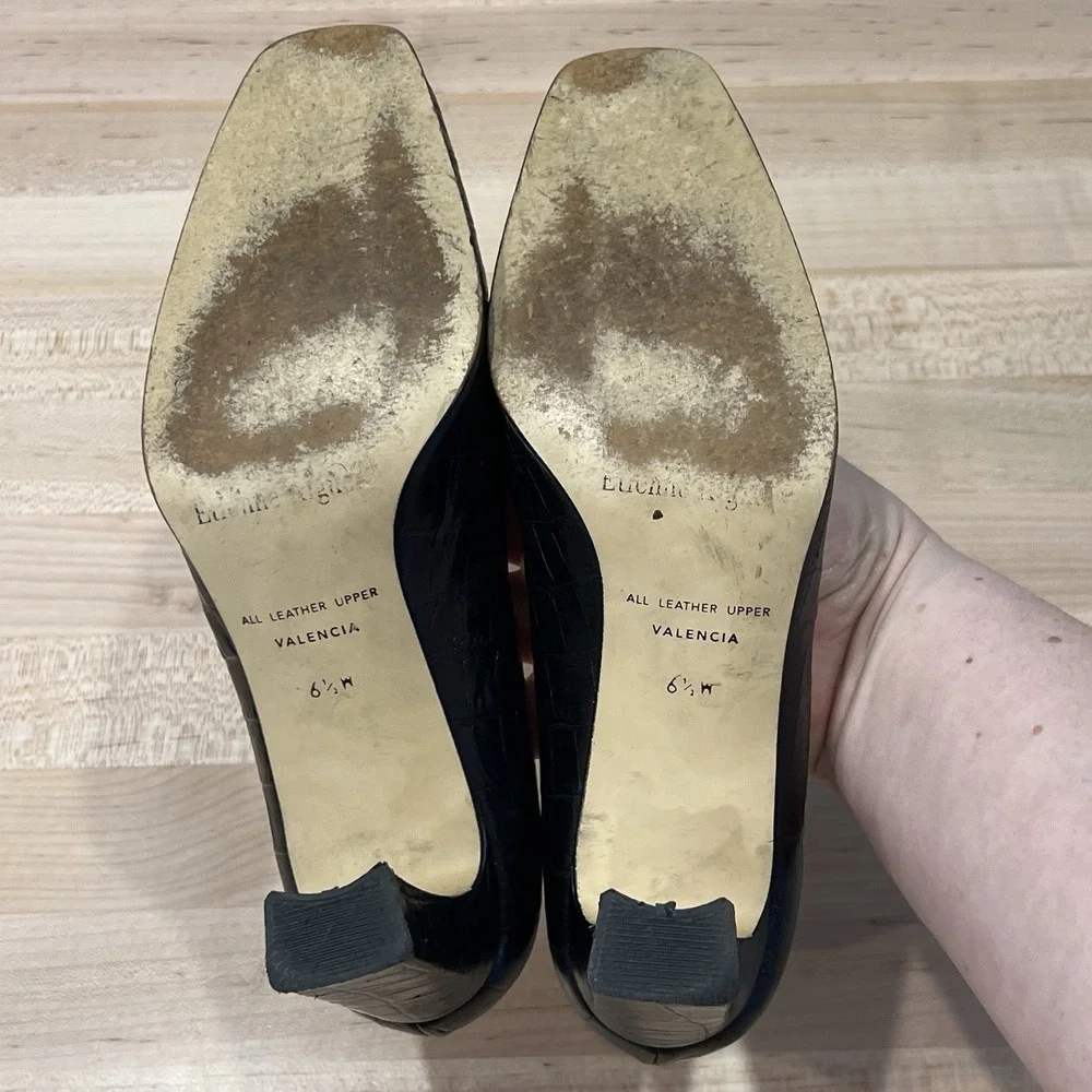 Etienne Aigner Black Textured Leather Classic Design Heels, Women's Size 6.5 W - Picture 5 of 8